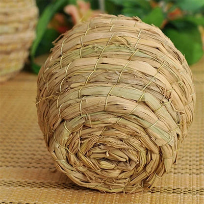 Handmade Natural Straw Bird Nest House – Cozy Woven Shelter for Pigeons, Parrots & Small Birds