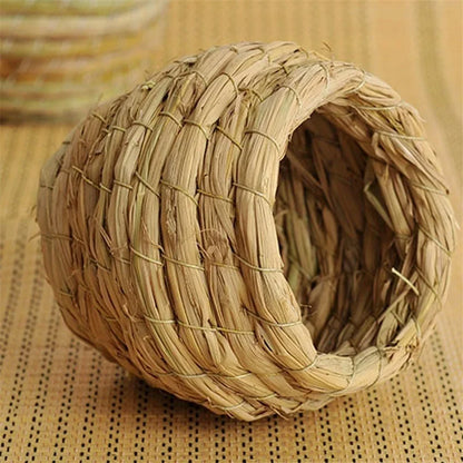 Handmade Natural Straw Bird Nest House – Cozy Woven Shelter for Pigeons, Parrots & Small Birds